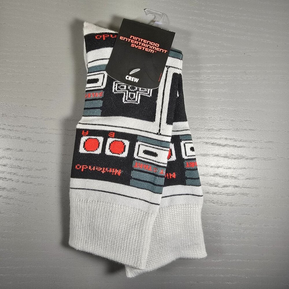 Bioworld Nintendo Entertainment System Controller Crew Socks Men's Size 10-13